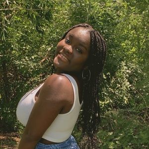 Meet your Posher, Isabelle